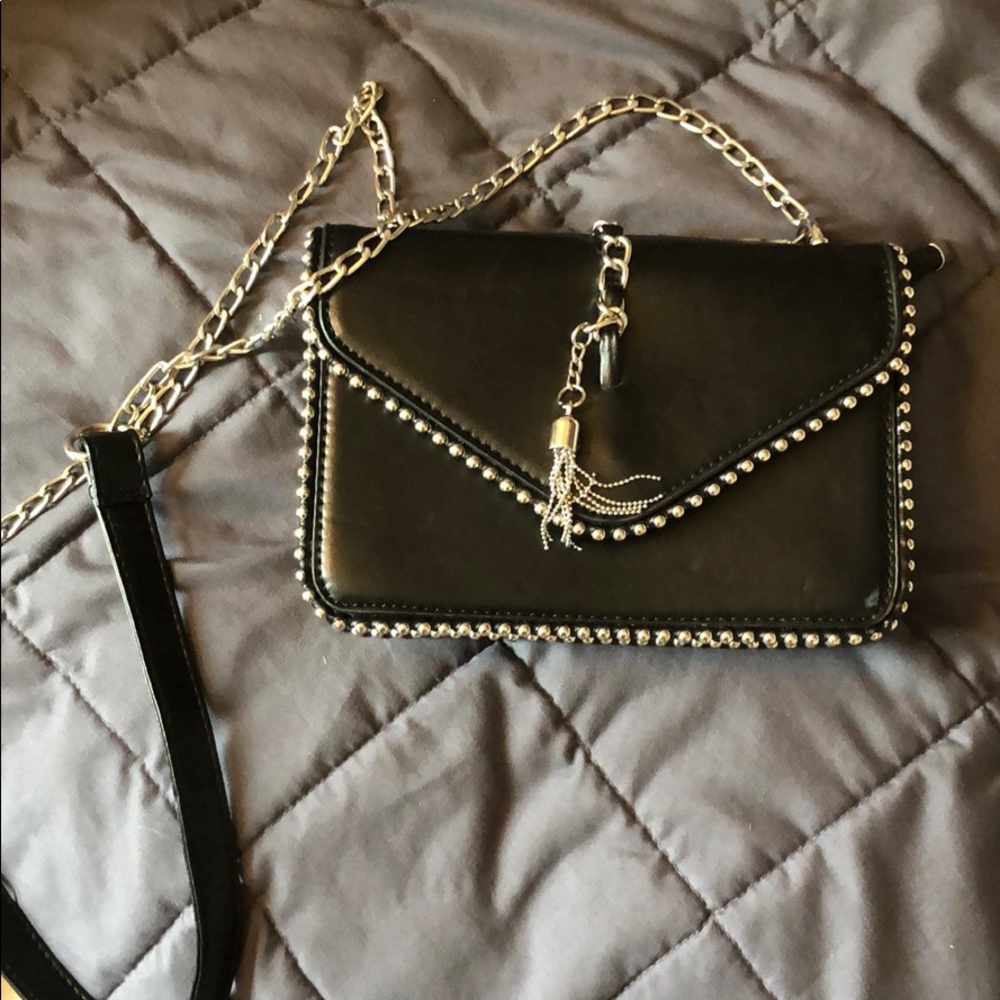 Pretty little thing crossbody